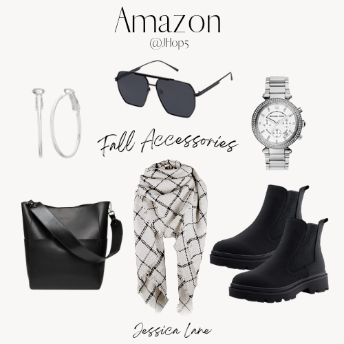 Women&#39;s fall accessories.