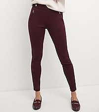Model wearing rekucci skinny pant in burgundy